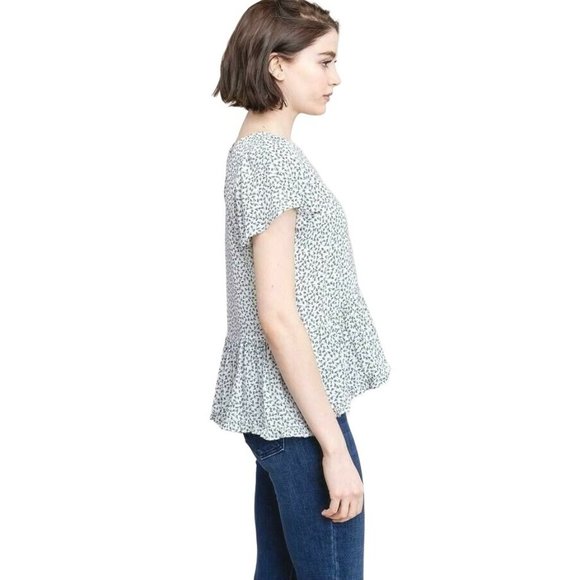 Arrays Ivory Floral Peplum Blouse S Short Sleeve Lightweight Polyester NEW - Picture 6 of 7